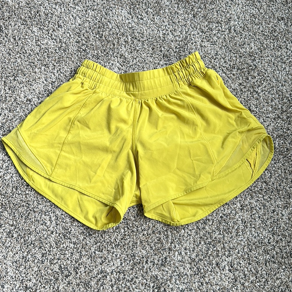 Lululemon gotta hot shorts size 2